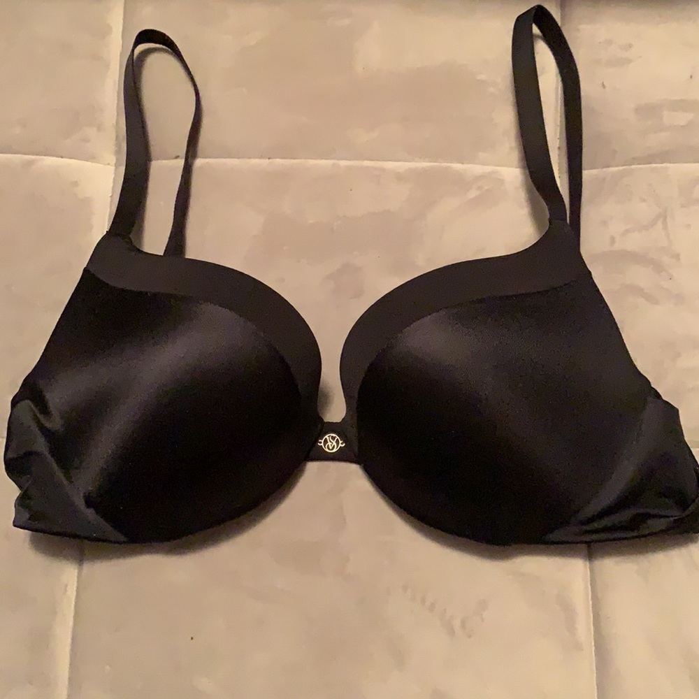 Victoria Secrets Black push-up bra